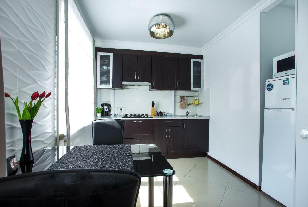 Lotos For You Apartments Mykolaiv Eksteriør billede